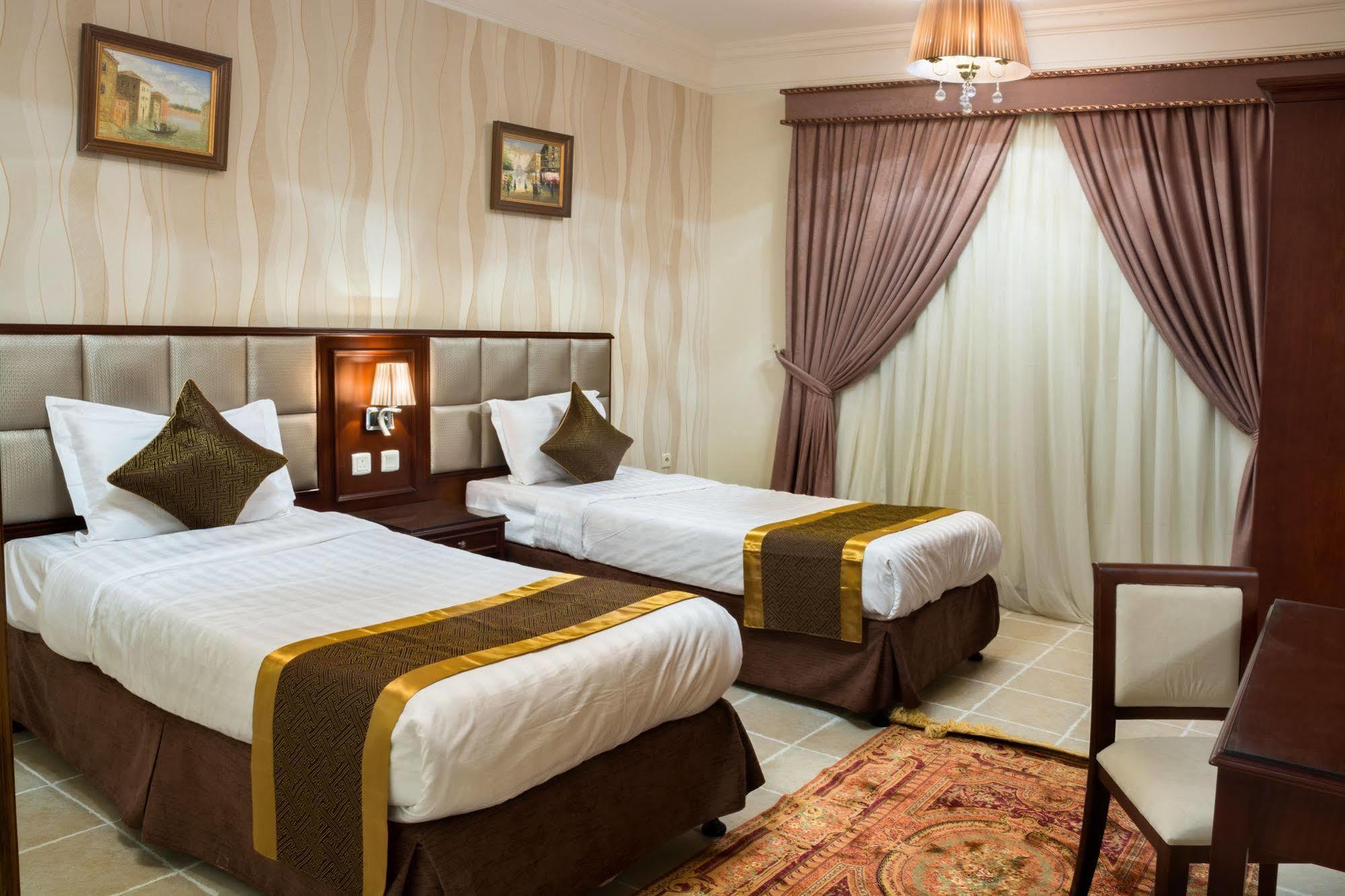 Aparthotel Safari 4*